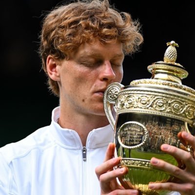 daily pictures and videos of the 4x Grand Slam Champion and world No. 1 tennis player @janniksin