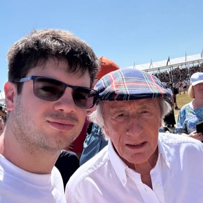 Emprendedor. Programo y vendo autos. Si queres vender o buscar un auto mandame un dm | @avm_codes