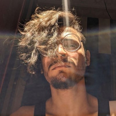 Kev18nn's profile picture. مِنْ غُرْفَتي بَعْمَلِ اللّي في مُسْتَحيلْ.