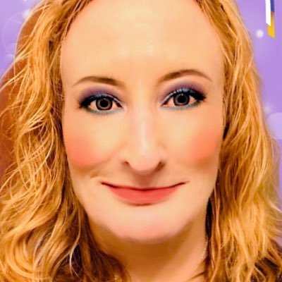 Freelance Writer/Editor❤️📝 Portfolio https://t.co/NHufEsujdn ✍️| Store https://t.co/nJ6DnMPIxg 🛍| Writer ECommerce PopCulture