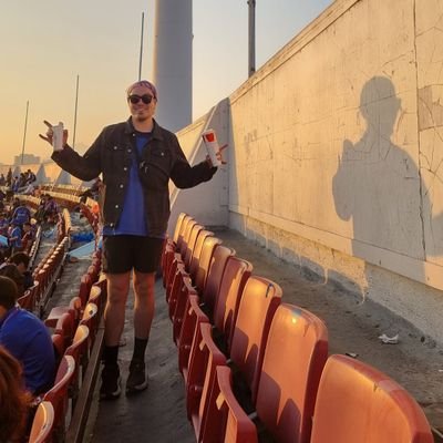 michogallardo's profile picture. Periodista 🗞️. Chascón, rockero (?) y chuncho 💙🤘. Ciclista de bajo rendimiento. Cocinero autodidacta 🍝. A veces escribo.