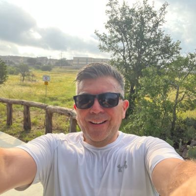 Engineer + family man. Solve problems for a living. Mental health seeker. Coffee, Futbol, Genesis, Pink Floyd, Cars. 9X🏅Marathon Finisher. MX➡️MN➡️WI➡️MN➡️TX