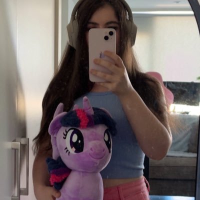 25 | Gameplay Programmer | @frontierdev | @PlanetCoaster 2🎢 | 🦕 @JW_Evolution 2 & 3 🦖 | Sister to an Olympic Gold Medalist 🥇| Views are my own