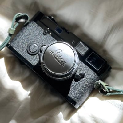 0lli_e's profile picture. barely here, more on IG and rest