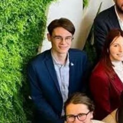 🧑💼 Secrétaire @auderghemr | Trésorier de la Maison des Jeunes et représentant à l'AG du Centre Culturel d'Auderghem | Libéral et europhile 🇪🇺