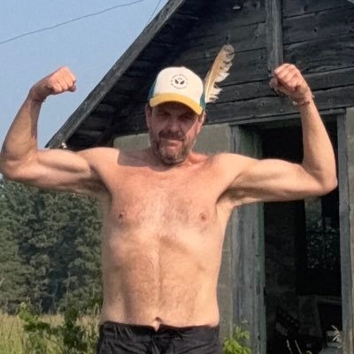 Shaman. I walk in and out of the spirit world like it ain’t no thing. Think inter-dimensional Chuck Norris/American Patriot. My cat could wipe your team. #FAFO