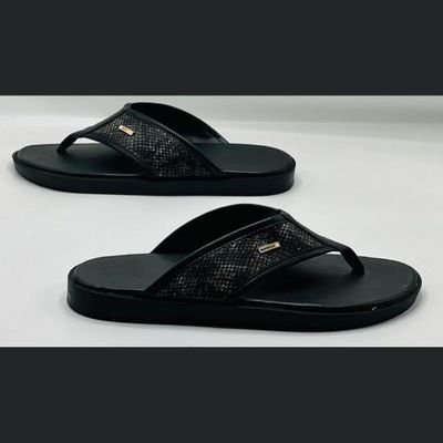 Usman163667's profile picture. Usee