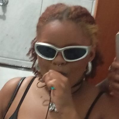 nasci pra amar meus amigos e falar bobeira pelos cantos das cidades