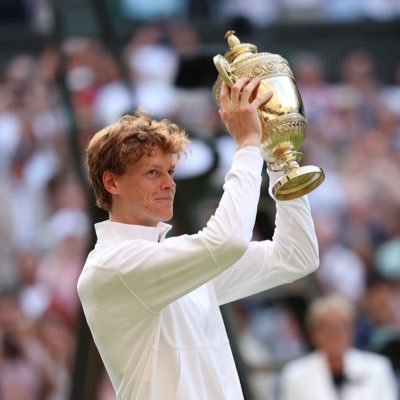 sono solo io che parlo principalmente di pallavolo e tennis, in generale di sport, ma anche di serie tv, canzoni, case, libri, auto, viaggi, fogli di giornale