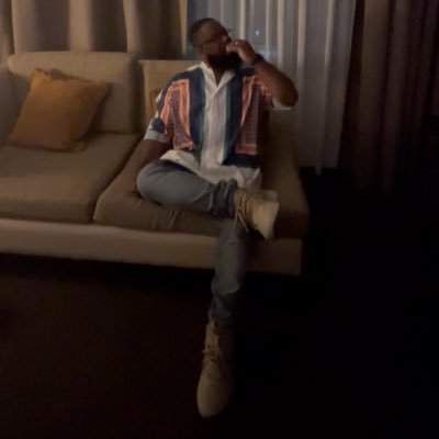 | Life. Honor. Love. Power. | #Peskatarian | #YIBAMBE | #treatedcrew | #Harvey | #Bullcott #WhiteSox #Hawks #Bears #DUKE | 20/3 | #DadGang | Rome Odunze 4 Prez