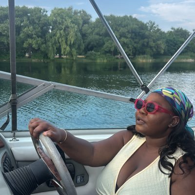 Labutter baby! IG: clubbisola. Prettyhurts. Building TheHotStuff and @drinkwavy_