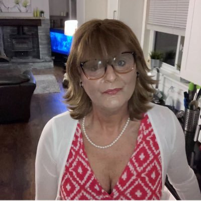 Am an old woman Looking for a serious and loyal baby on here