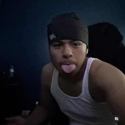 Smhgetbwtter334's profile picture. chilling