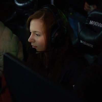 💜 Twitch Streamer https://t.co/2K72uY34aS 🏆 Melhor Time Feminino de COD LATAM (MW19)