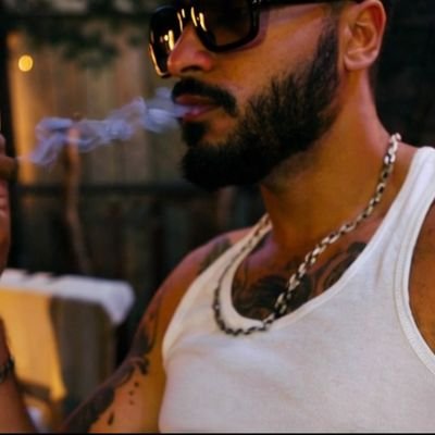 realeyes98's profile picture. 