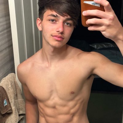 terrystephen111's profile picture. Hey guys! This is my private backup twitter!My main twittter., @terrystephen111,Exclusive content and 1 on 1 chatting on 06 © Florida, USA @ 🇺🇸