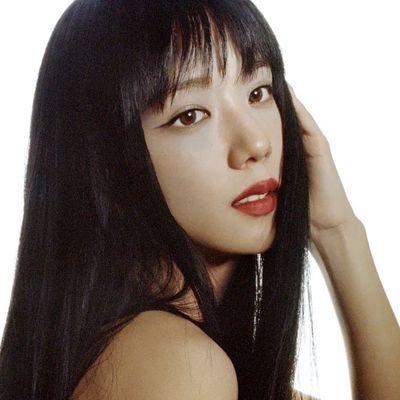 levelofbangtan's profile picture. merendando con wheein y chungha