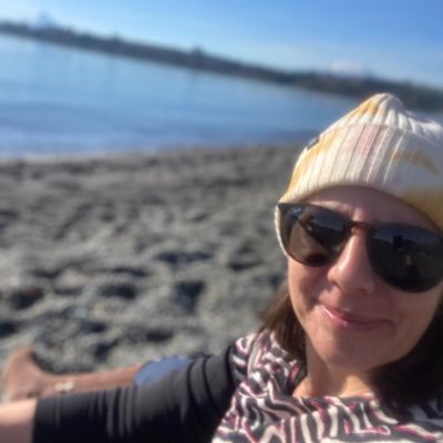 Lejos era inmigrante, acá no soy nada… Reivindicadora del español, odio la siutiquería de ponerle nombre en inglés a las cosas. Veranista. No PSLP’s. #Team78