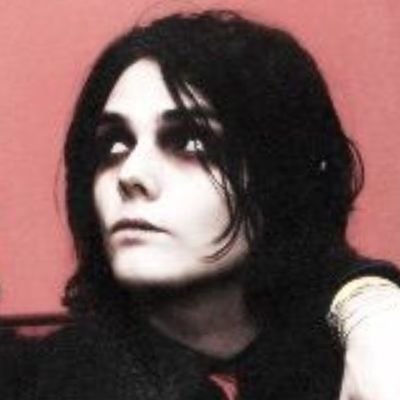 bulletstrashh's profile picture. •°..•♪ #mcrtwt 🖤 20 y/0 💉⚰️ HE/HIM 📍NY ; 
🤍 ``make your life your art.`` 🕷️.°•🕸️ #bi