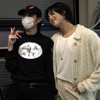 °☆♡° Incluso si soy herido, soy un héroe que deja el miedo atrás 💜 °☆♡° OT7
Mi 11:11: @rawr_taehyung