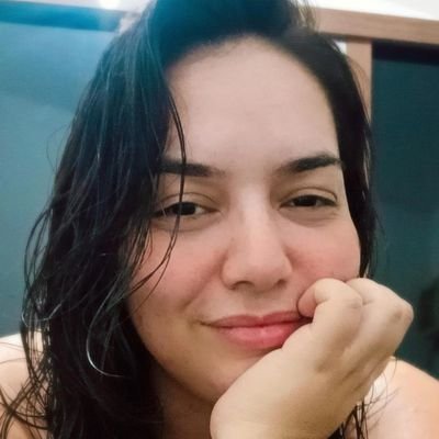 Sou péssima em escrever bio. (Biscoiteira pq sim😌) Típica professora da rede pública totalmente esquerdista ♥️🖤♥️🖤👩🏻🏫♓