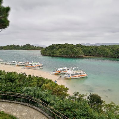 KaneshiroYuuuki's profile picture. 時代に取り残されています。最近の流行には、うまくついていけていません。
少しずつ書く方も頑張りたいとい思います。
スピードは、読むのも書くのも遅いです。