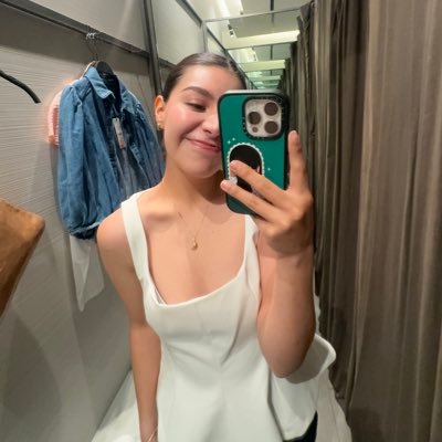 sofiagane's profile picture. a veces ni yo me caigo bien