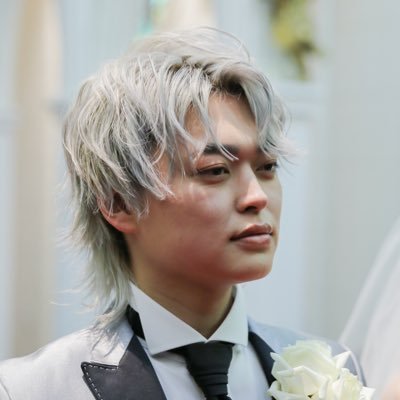 株式会社アリエスノワール 代表取締役 / 営業顧問 / 営業戦略・営業マン育成・独立支援 “最高品質”を“大量生産” / 3年以内に独立できる力を育成 元IT商社 → 飛び込み営業で鍛えた突破力 BAR&美容サロン経営 / ラーメン・映画・漫画好き