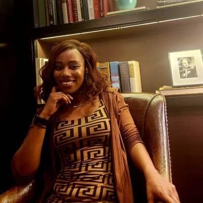 Storyteller. Soft life advocate. Host of The Bleu Print. Founder of Bookish Baddies. Black girl legacy in motion. 💙✨ #BookishBaddie