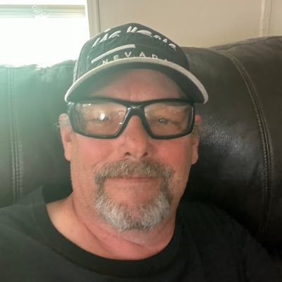 Constitutional Conservative, HAPPY Husband, comments on other’s post. just here to watch.