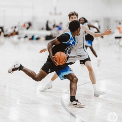 c/0 2027: Niles North Hs💜🖤/ student athlete📚/🏀chicago hoops 17u 6’1/ guard / 🏃♂️Track sprinter & high jumper/Insta: @43kzadoorman11