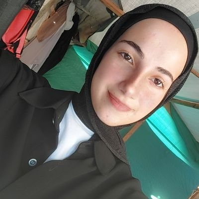 Iam Sarah 20 years old from Gaza , please help me support my family during war.🙏🙏💔