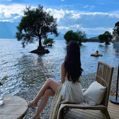 My life doesn't need narration because I am the director, screenwriter, and protagonist.🏃🏻♀️