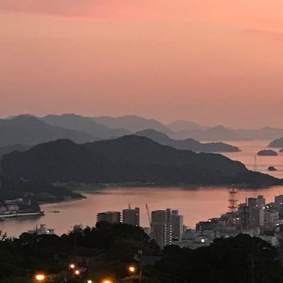 ae_x_a_m's profile picture. 