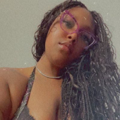 32. 🇯🇲🇹🇹 #realhotmomshit ♋️sun. ♉️moon. ♌️rising. 🧘🏾♀️✨🍃