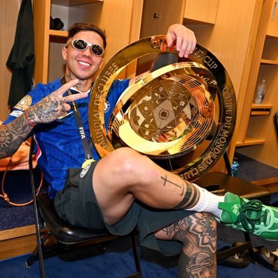 Back up acc for CFCRJesty @chelsea| Tweeting things my brain says before my filter wakes up. Chelsea FC till I cry.