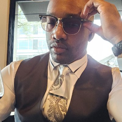 VMI Grad '10 / Historian / World Traveler / Stylist / Military Vet / Proud FBA