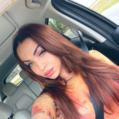 Always keep smiling, never let anyone dull your sparkle. My life and happiness are 🌍 ❤️ Let's have fun 💦💦 Trans girl| Gamer| Artist |Trash talking expert