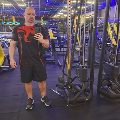 Pai e marido apaixonado pela família - Carioca vivendo em SC desde 2021-
Aqui falo 99,9% do tempo sobre a minha maior paixão, o Fluminense Football Club🇭🇺