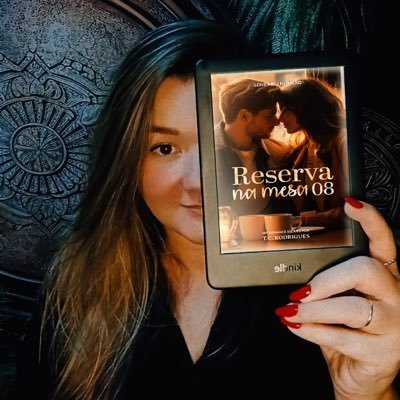 Autora de romances! Escrevendo mais um caos com amor ✍🏼 Leia meus livros na Amazon👇🏻