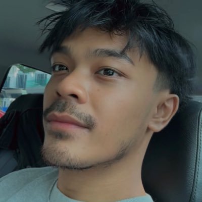 ruangfungsi's profile picture. back again writing poems’