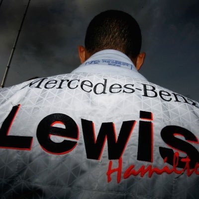 TeamLH |@mancity | “We did it, we did it Kev 💔”. “MM93” “FA54”