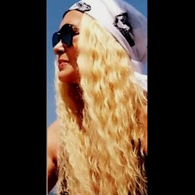 DilhunGundogdu's profile picture. bagdatcaddesi
Wedding&dress haute couture designer .

........ALLAH 'ın dediği olur........
MUSTAFA KEMAL ATATÜRK🇹🇷
...
GS💛❤
...
DM🚫