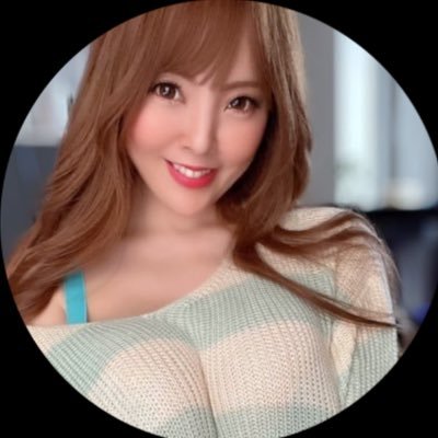 Im REAL Hitomi                                /Fan page