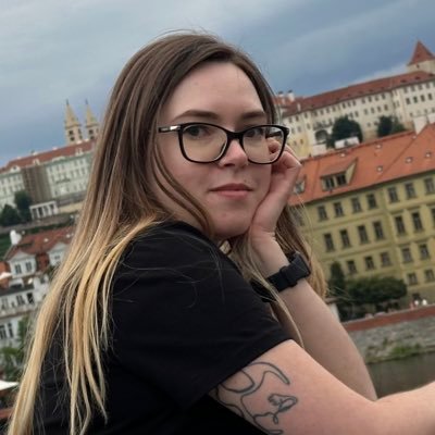 Спільнота обожнює @beriFM за її піци, спонтанні зустрічі та розбори підарасів у твітері. (с) Grok | ЗВІТИ ЗА ТЕГОМ #бері_звіт
