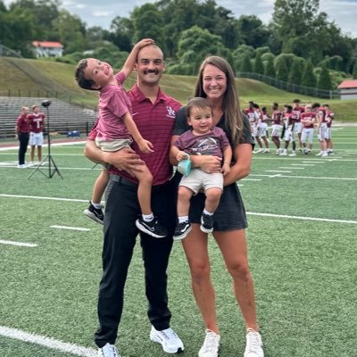 Matthew 5:14-16. Husband to @_AmberDayPT. Dad to Titus & Roman. CN Football Alum. Oak Ridge High School #RWR