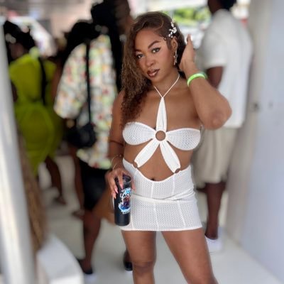 XO GLAM & WELLNESS STUDIO-Owner 🌸 🇻🇨✨// Yogi ♡ & Wellness Enthusiast. 🫶🏽
