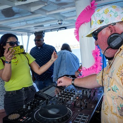 Father, House Music, Disco & Techno Dj, Philosopher, Beer Consumer, home brewer and a general lover of life..
https://t.co/YBH9NHwML2