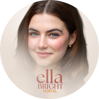Sua maior, melhor e principal fonte de informações sobre a atriz Ella Bright no Brasil! — We’re not Ella.