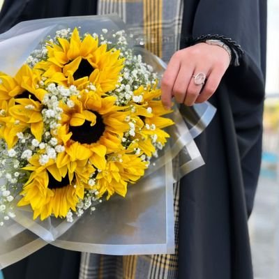 یه جوون دهه هفتادی که بهش میگن خاله شادونه از بس مهربونه😅😎💓 در مسیر ساختن دل . . . /اکانت اولم پرکشید